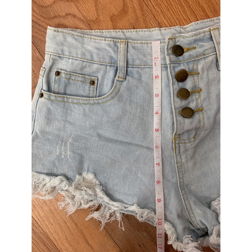 Distressed shorts - Picture 5 of 5
